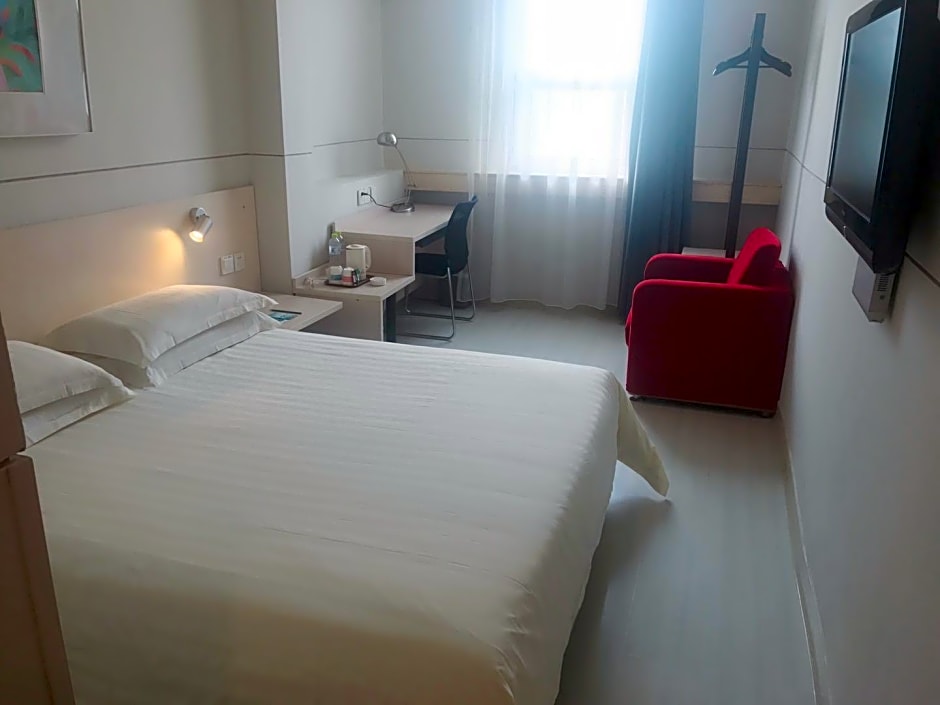 Jinjiang Inn Linyi Train Station Branch