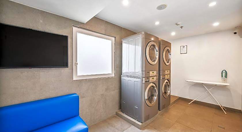 Holiday Inn Express Hyderabad Banjara Hills By IHG