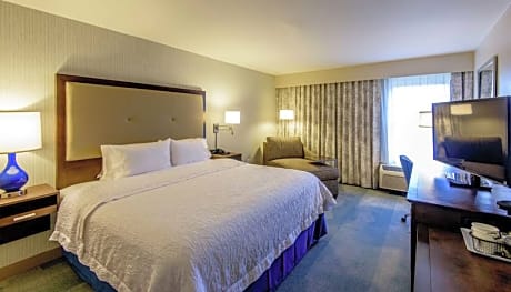 1 King W/Refrigerator Nonsmoking