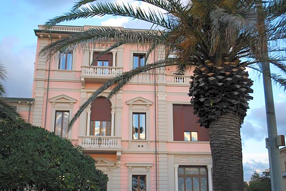Villa Tina Hotel