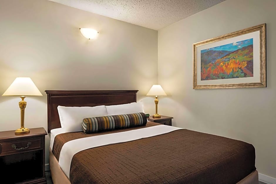 Travelodge by Wyndham Abbotsford Bakerview