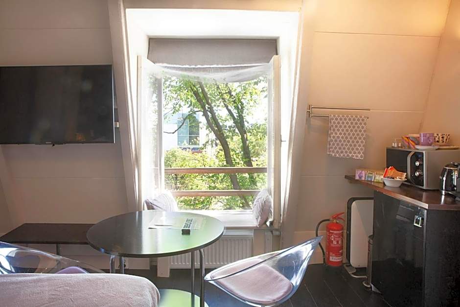 Zwanestein Canal House