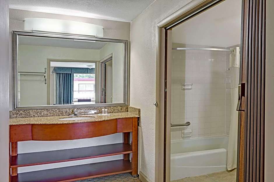 Travelodge by Wyndham Williamsburg Colonial Area