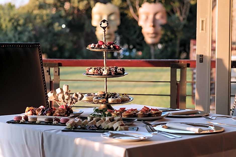 Riboville Boutique Hotel And Restaurant