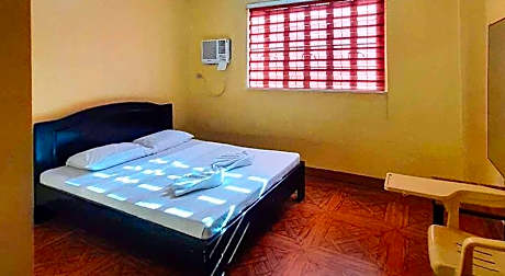 RedDoorz @ Johsons Pension House Butuan City