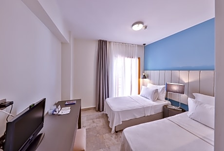 Double single use side sea view