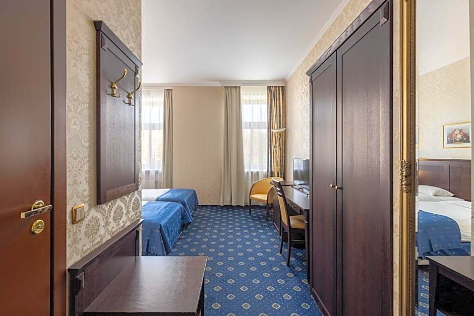 RIXWELL GERTRUDE HOTEL