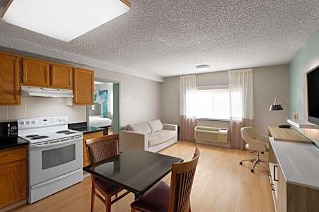 King One-Bedroom Executive Suite, Non-Smoking