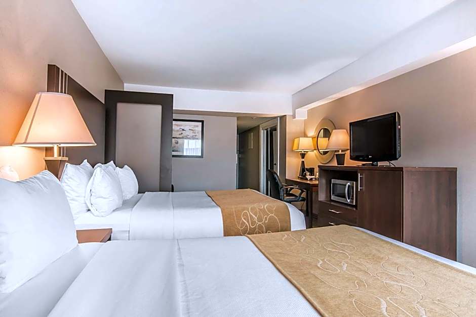 Comfort Suites Downtown