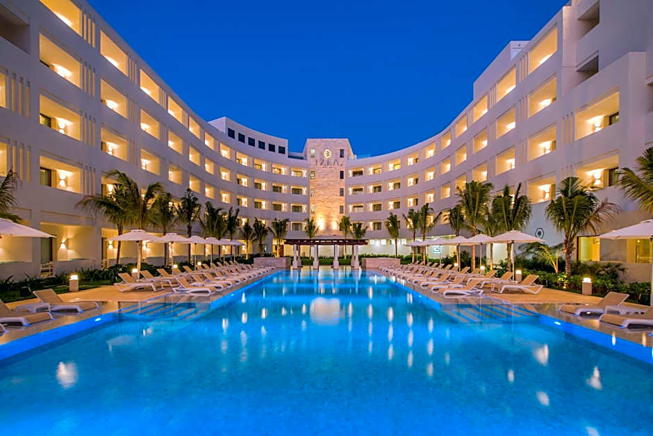 Izla Beach Front Hotel