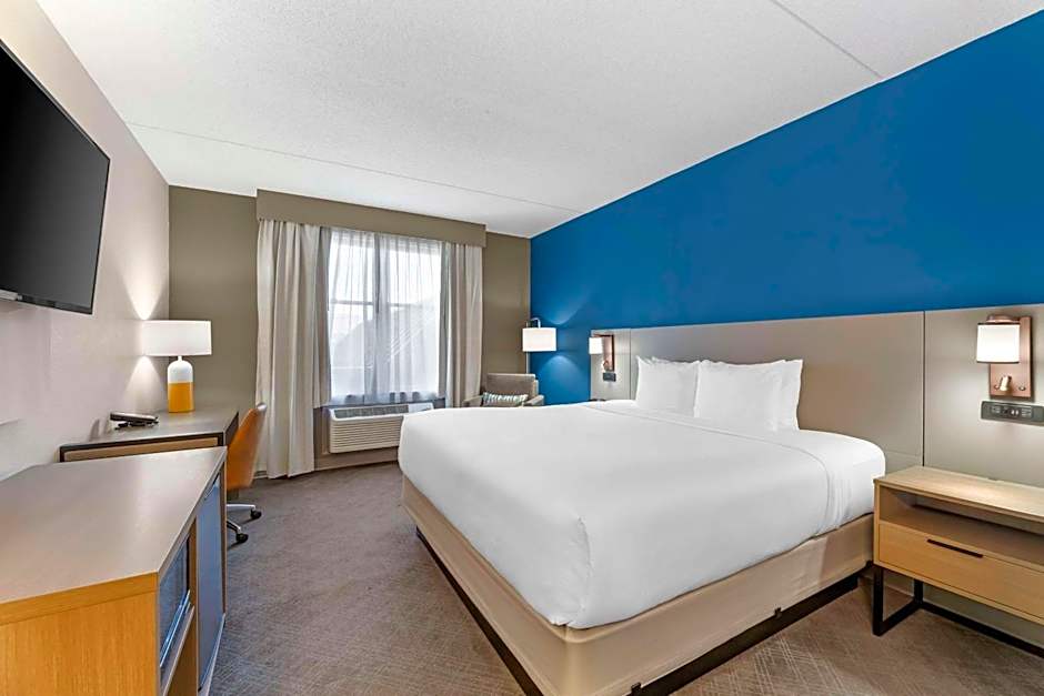 Comfort Inn & Suites Cuyahoga Falls - Akron