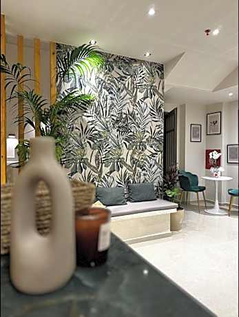 Lunar Hotel Modern Boutique