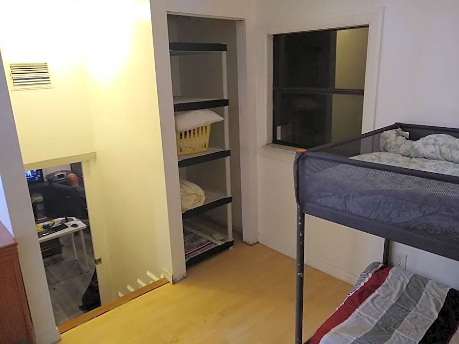 Lenny's Cooperative Hostel