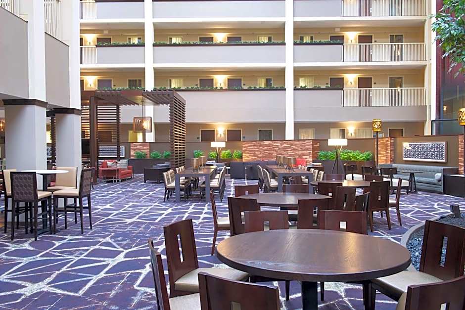 Embassy Suites by Hilton Philadelphia Airport