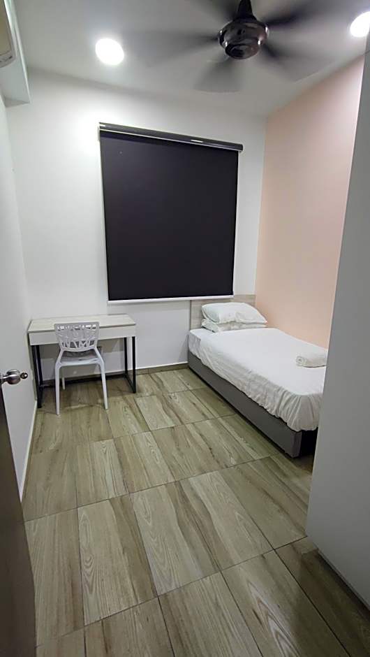 Kenwingston Square Garden By IdealHub