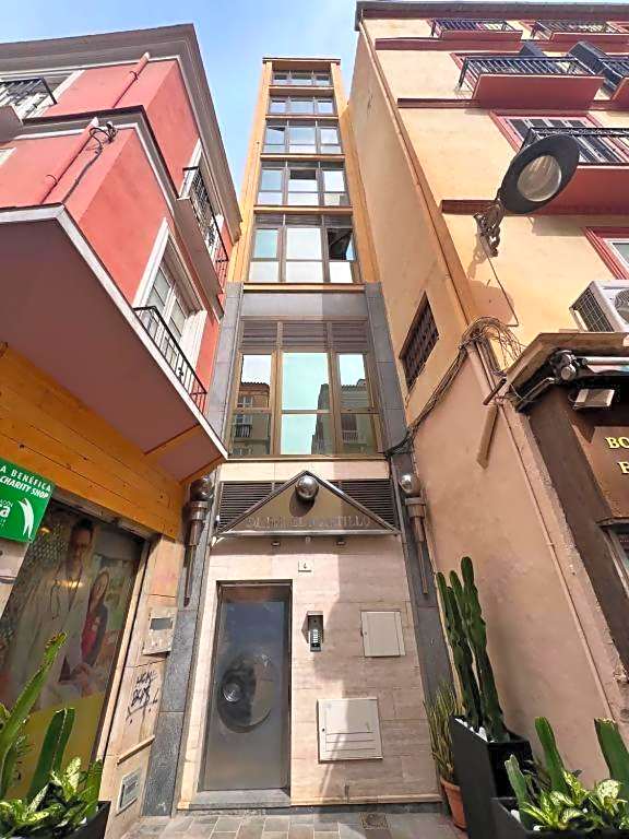 Ilustre - City-View Rooms with AC in Málaga's Old Town - Steps from Calle Larios and the Thyssen