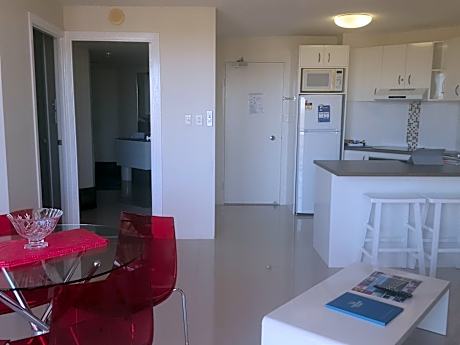 Excellsior One-Bedroom Rooftop Apartment