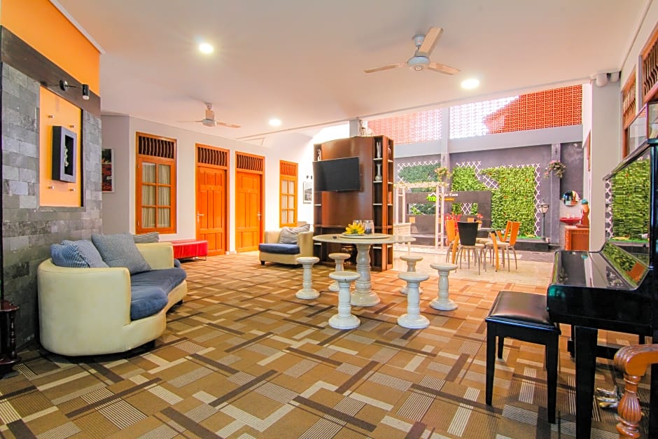 Embe Enem Homestay by ZUZU