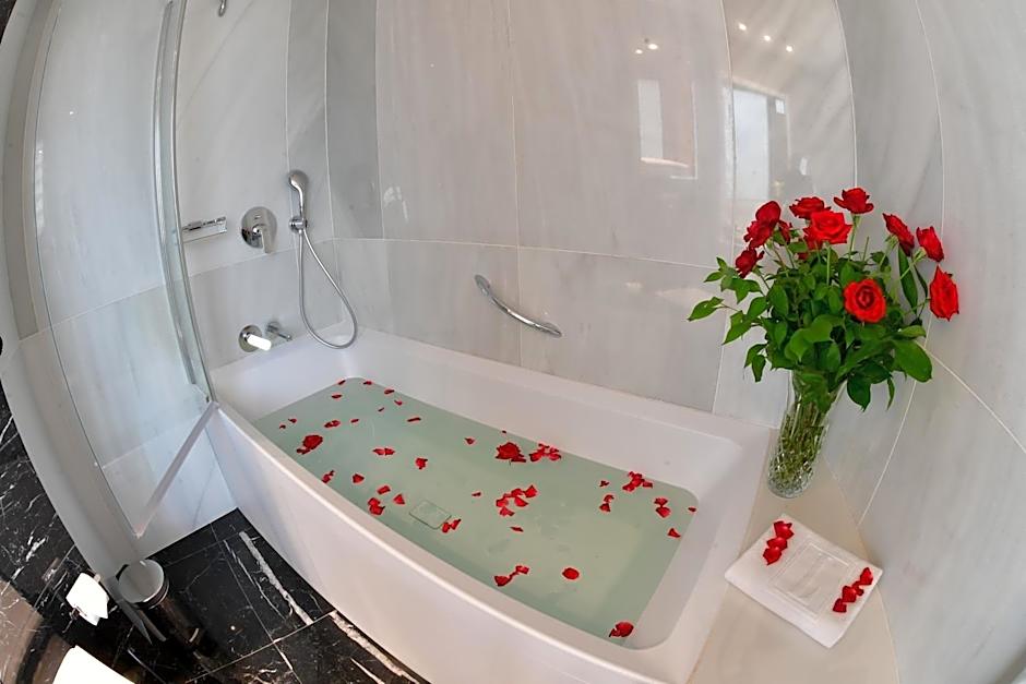 Lamaraz Hotels