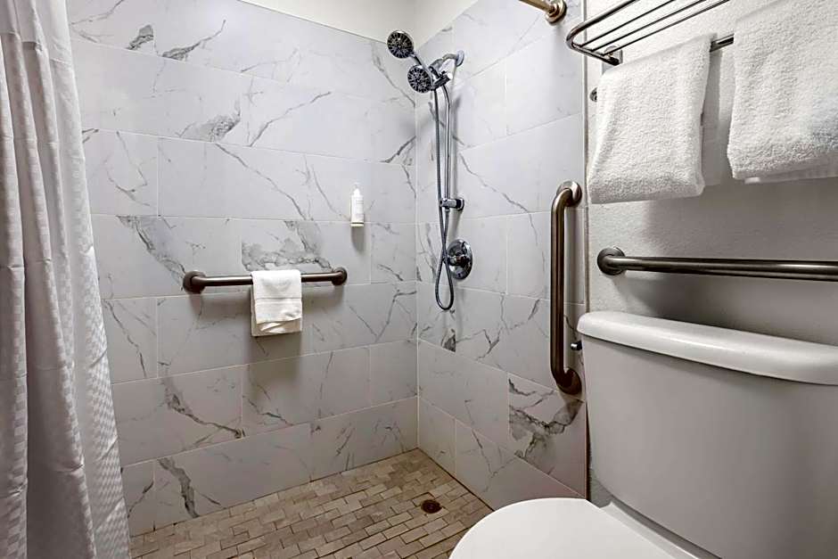 Super 8 by Wyndham Gadsden AL