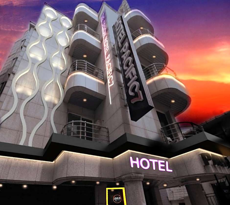 Pacific7 Hotel