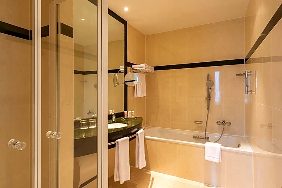 Dukes' Arches Brugge Adults only