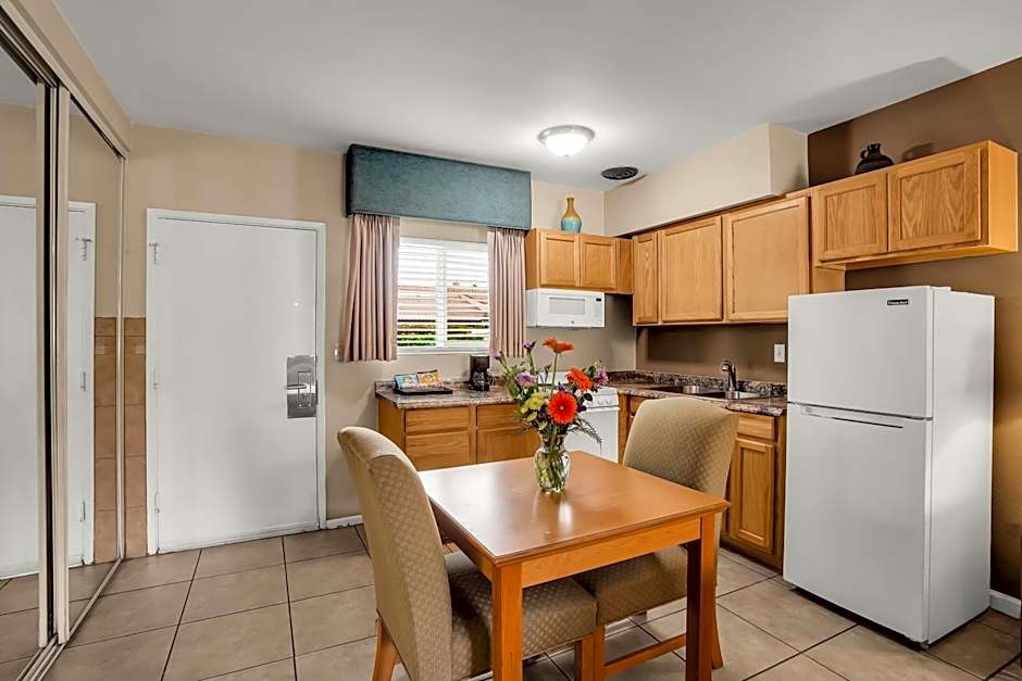 The Inn At Deep Canyon