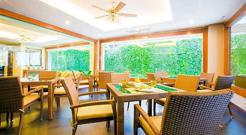 Romantic Khon Kaen Hotel