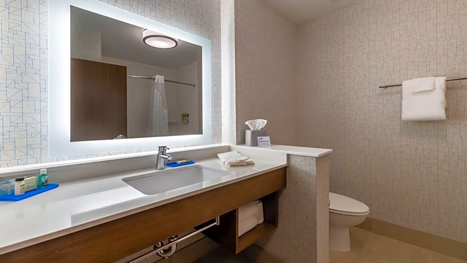 Holiday Inn Express And Suites Marion By IHG