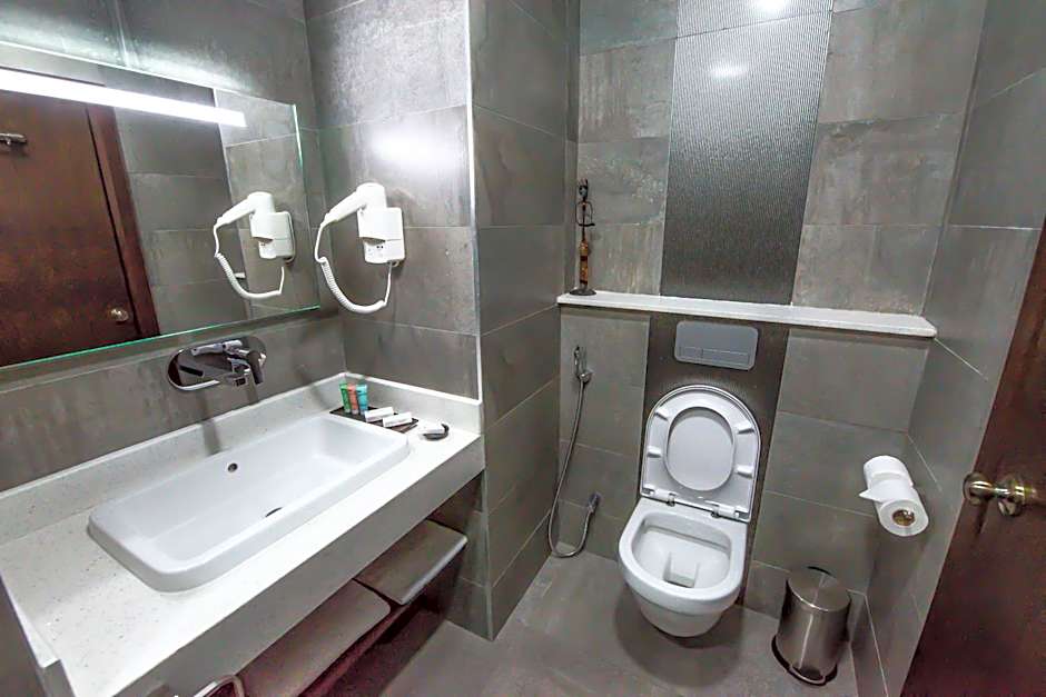 Glam Hotel Nairobi - Near Westgate Mall, Westlands