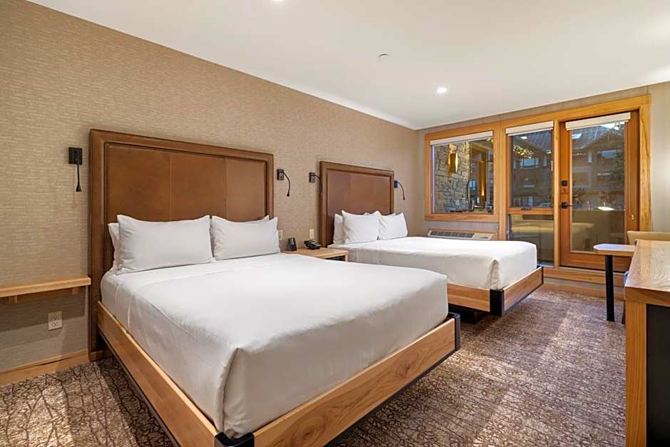Moose Hotel and Suites