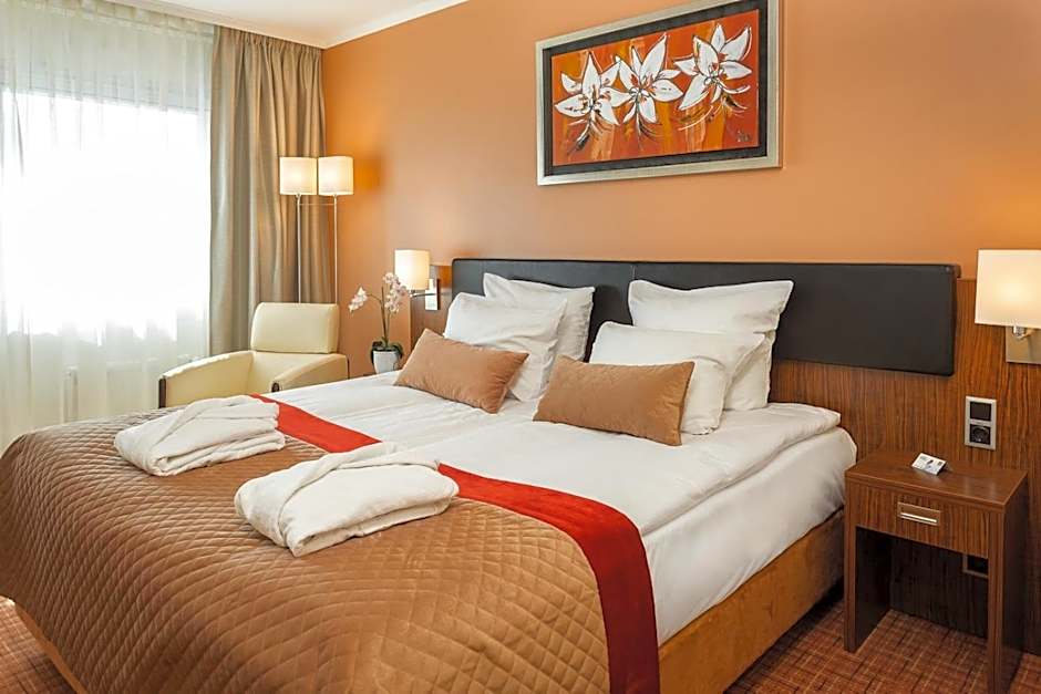 Avalon Hotel & Conferences