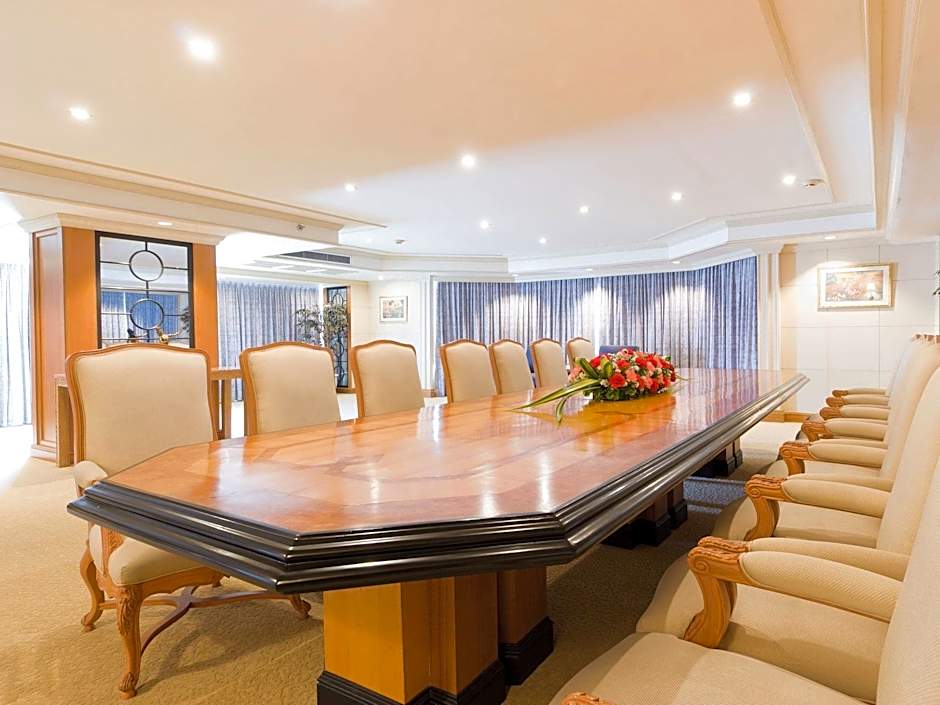 Montien Riverside Hotel