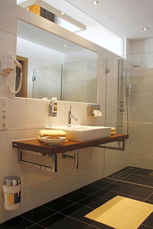 Almfrieden Hotel & Romantikchalet