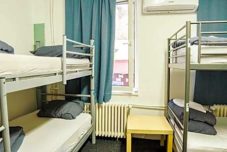 Single Bed in Male Dormitory Room with Shared Bathroom