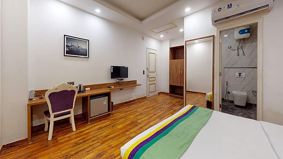 Evora – New Delhi, NY