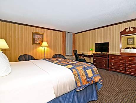 Queen Room with Tub - Disability Access/Non Smoking