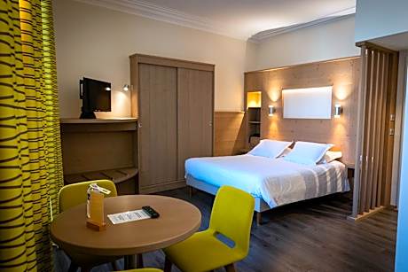 Superior Double Room with Sofa & View