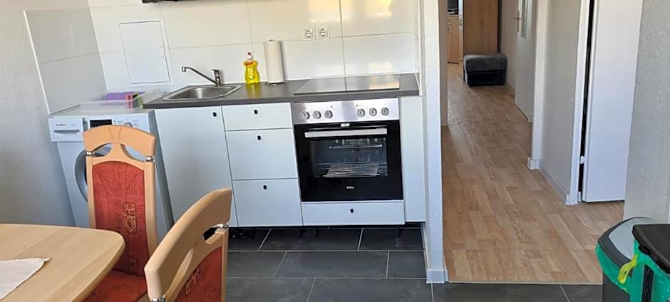 Monteur und Ferienwohnung in Magdeburg mit 3 Schlafzimmern 6 Personen BTR 174