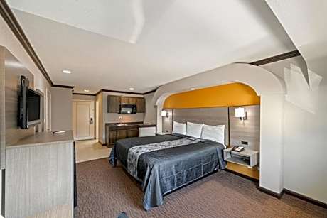 King Room with Kitchenette - Non-Smoking