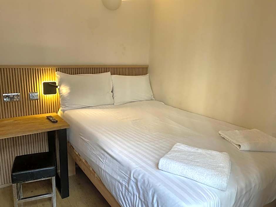 Exhibition Court Hotel 4