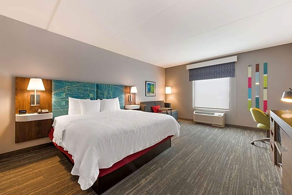 Hampton Inn By Hilton & Suites Charlotte-Airport