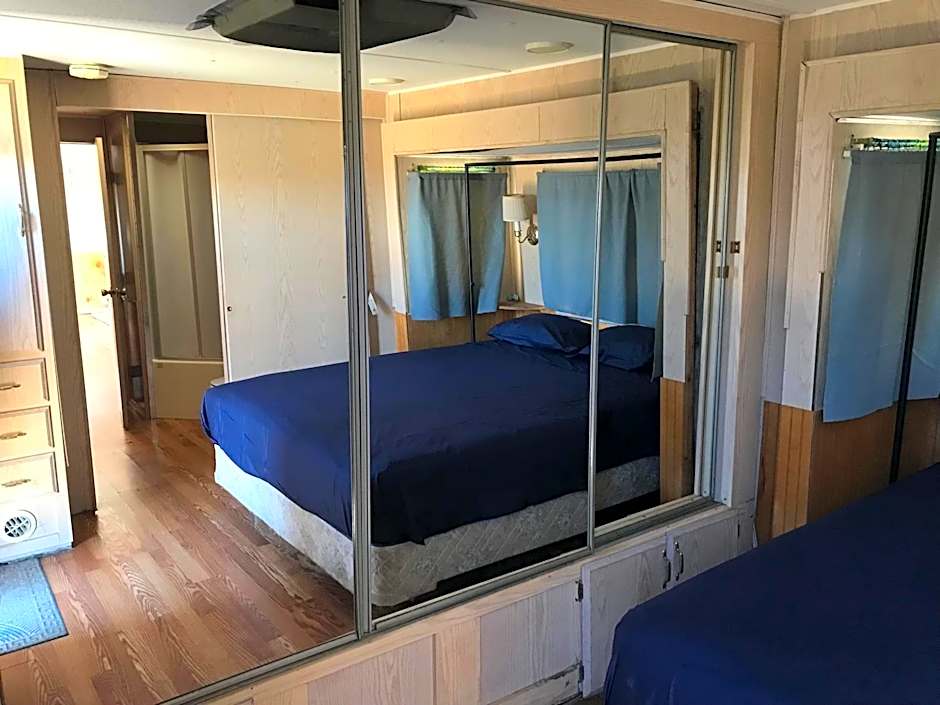 Caravan cerca del mar