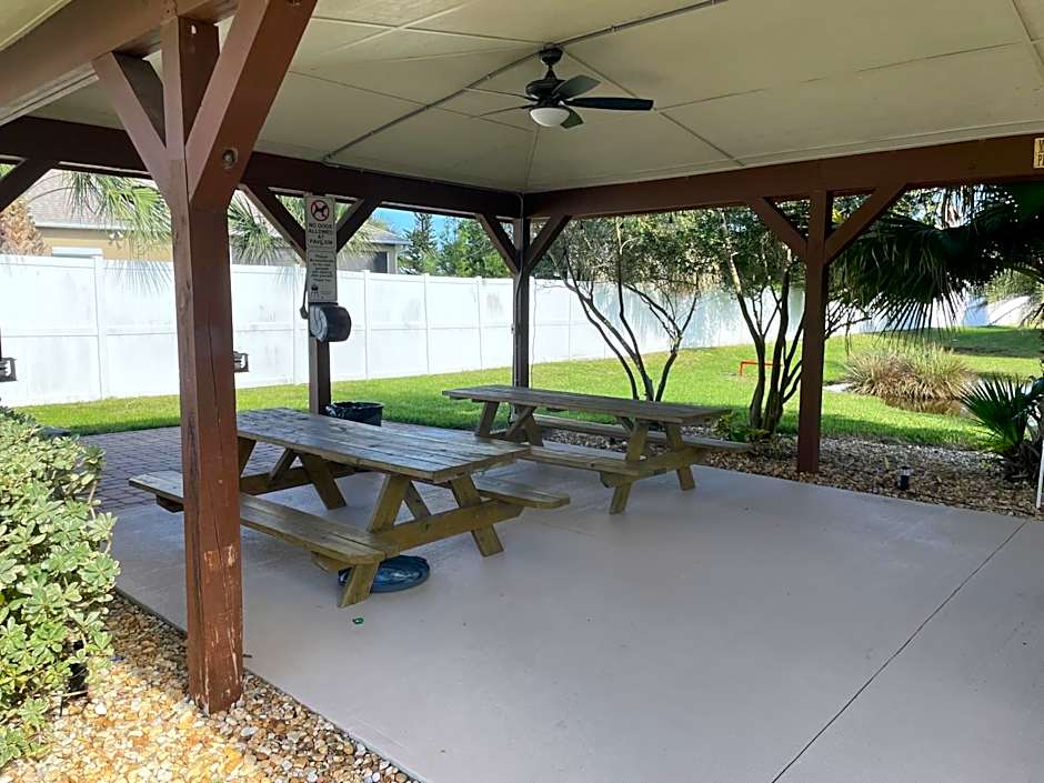 Ocean Village Club B-17