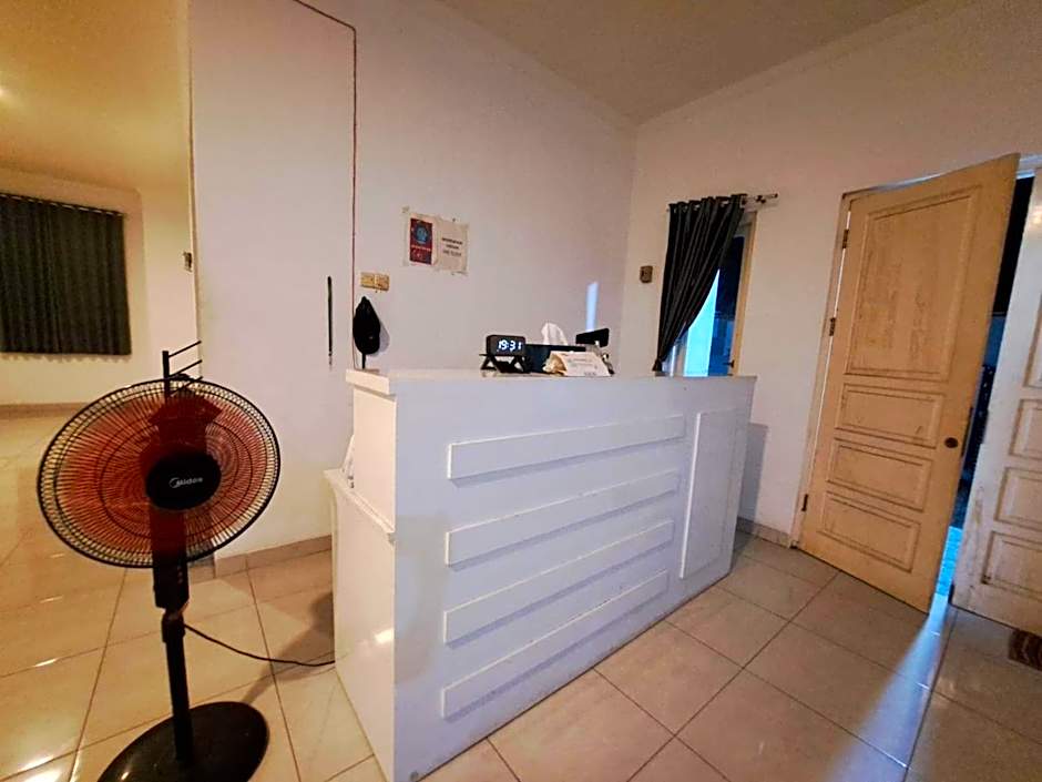 OYO 93870 Damai Guest House Cirebon