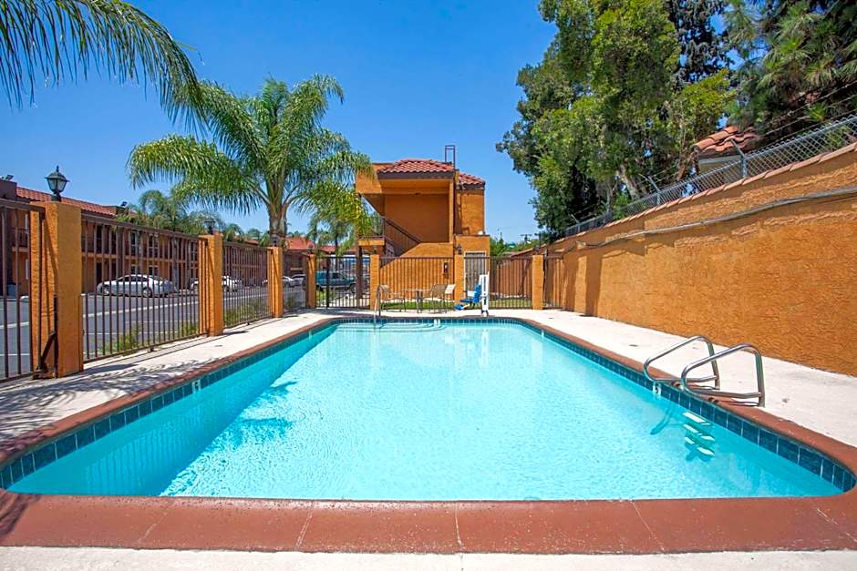 Express Inn & Suites