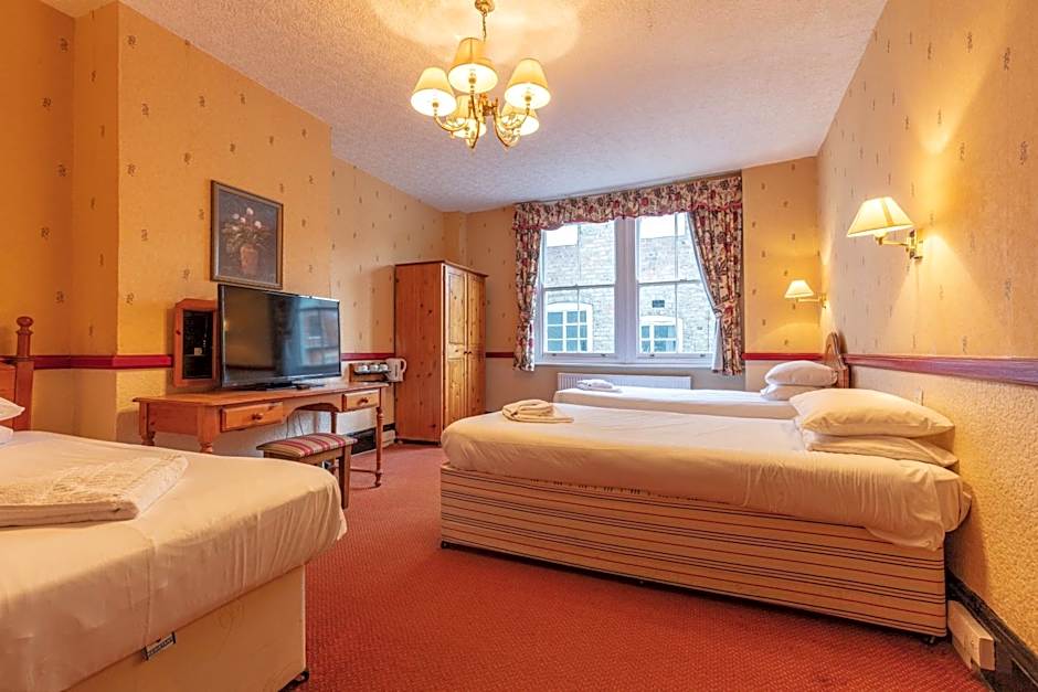 The New Inn by Roomsbooked