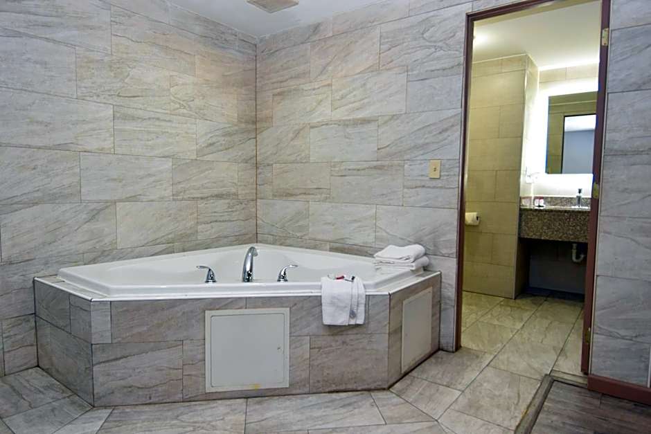University Manor Inn