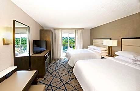 Premium Queen Suite with Two Queen Beds - Non-Smoking