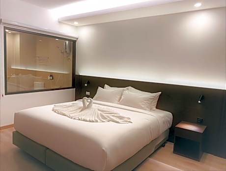 Deluxe Double Room with Bath